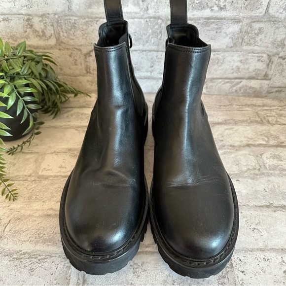 VALENTINO Chelsea Boots Men’s 44 BeatleV logo Leather Black - Picture 5 of 8